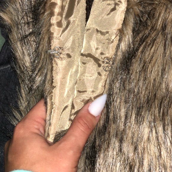 Vest - Picture 4 of 6